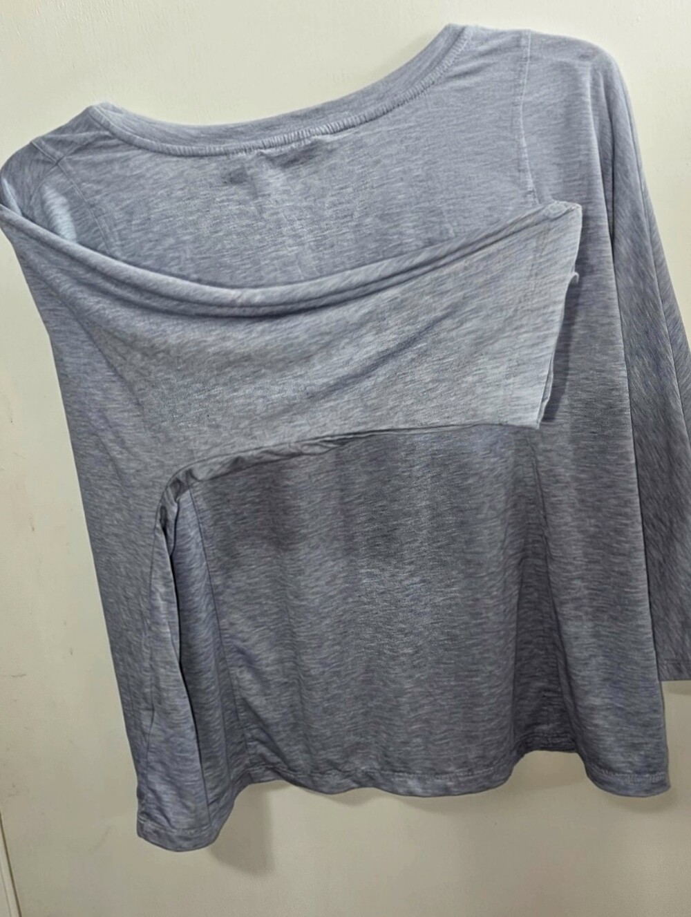 Athleta Heathered Light Blue Relaxed V-Neck Top - Picture 2 of 3